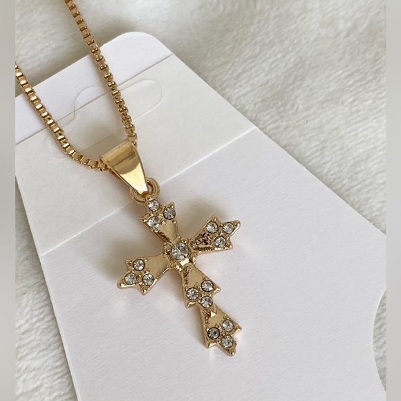 Gold Cross Pendant Charm Necklace on Gold Chain Diamond details New - Picture 6 of 7